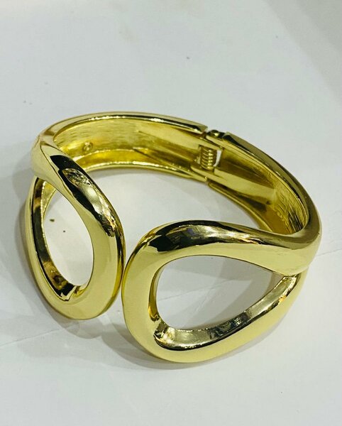 Elegant Gold Bangle Bracelet