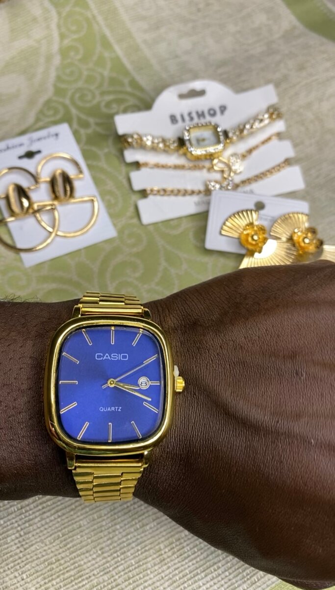 Ensemble de montres et bijoux