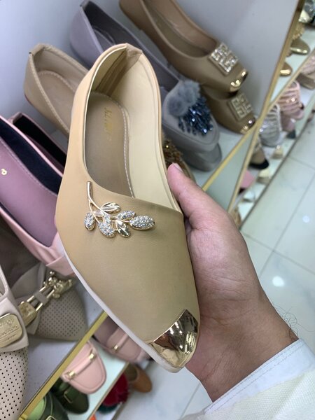 Ladies Pump Cream Color