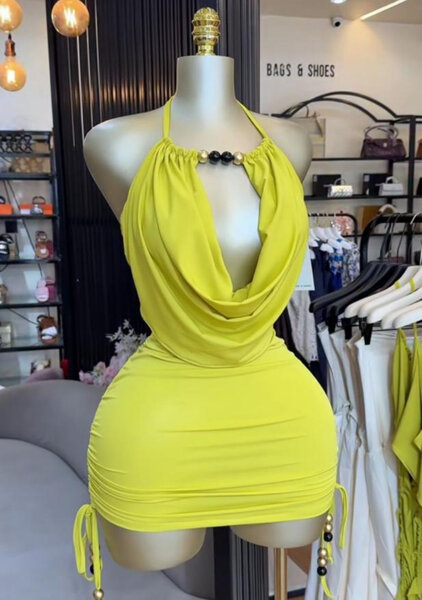Robe courte jaune élégante pour femmes