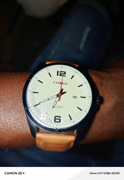 Montre en cuir élégante