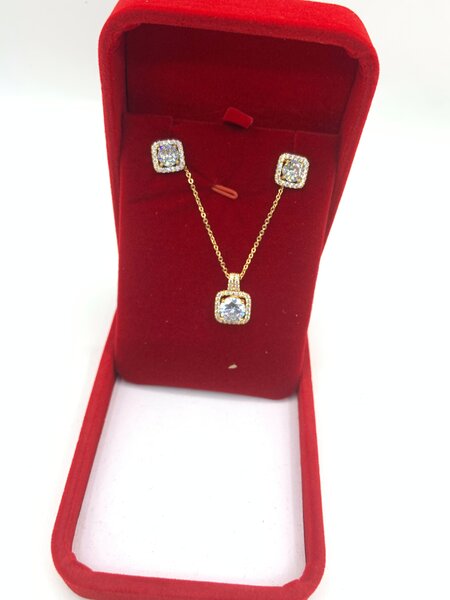 Ensemble Collier et Boucles d'Oreilles Diamant