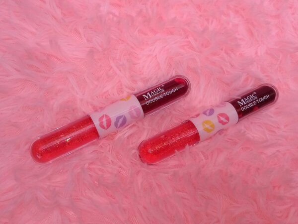 Rouge à lèvres double touche