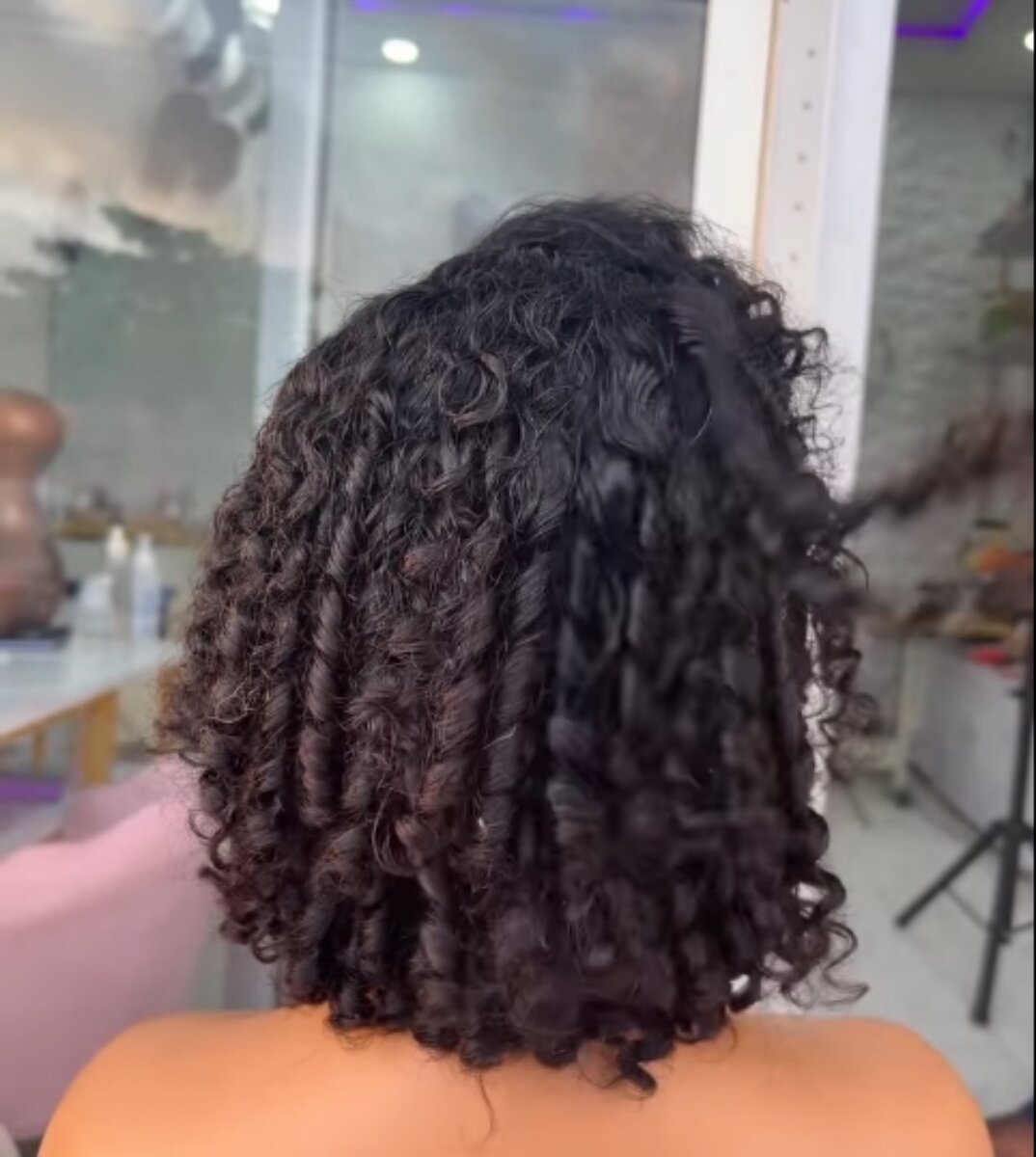 Perruque Latérale en Dentelle Frisée