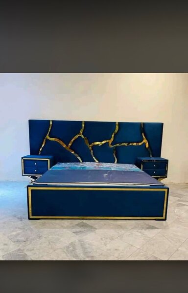 Queen size bed with two side drawers mattress