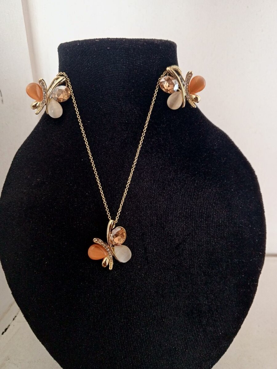 Parure Collier et Boucles d'Oreille WELADY