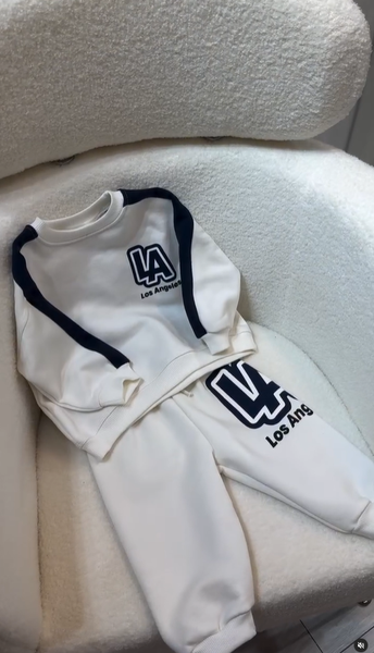 спортивный костюм с легкой петлей