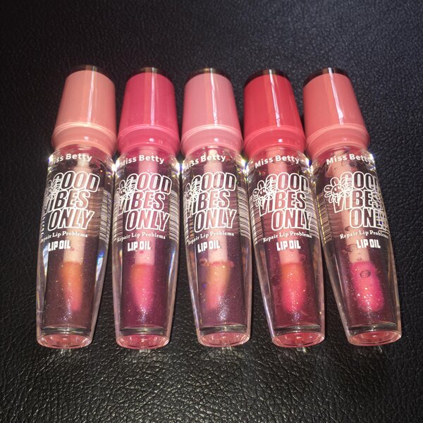 1 Huile Lèvres Miss Betty