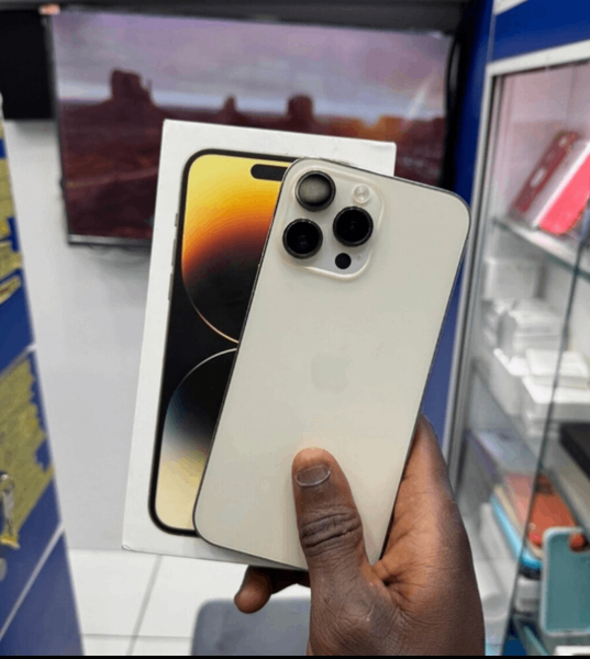 Téléphone Apple iPhone 15 Pro