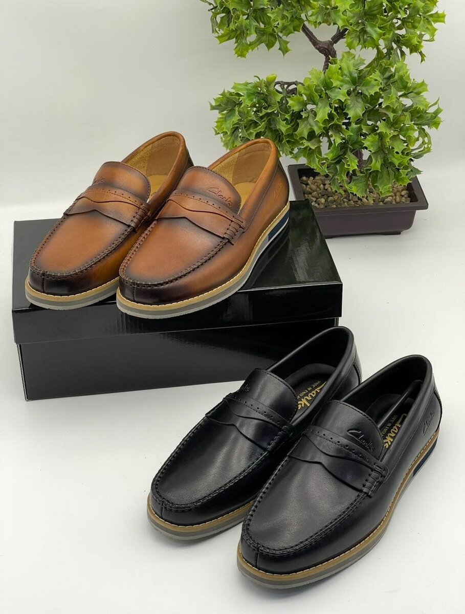 Clarks super solid leather loafers