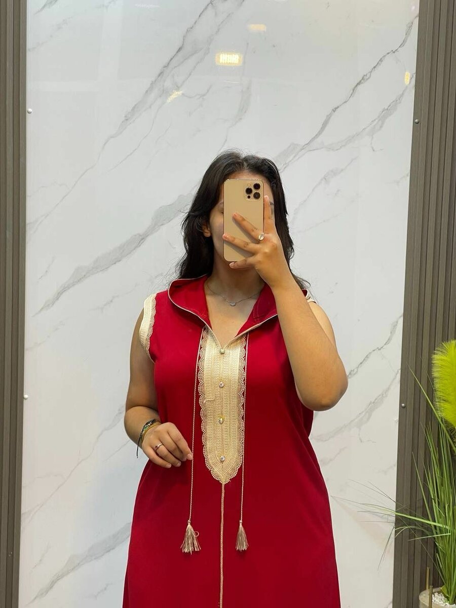 Robe élégante sans manches