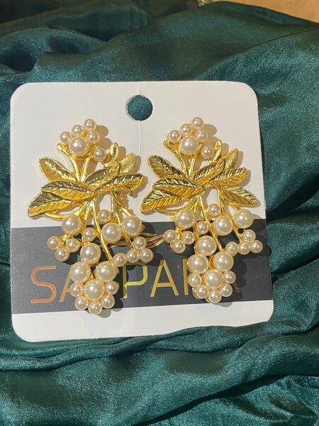 Pearl leaf earrings