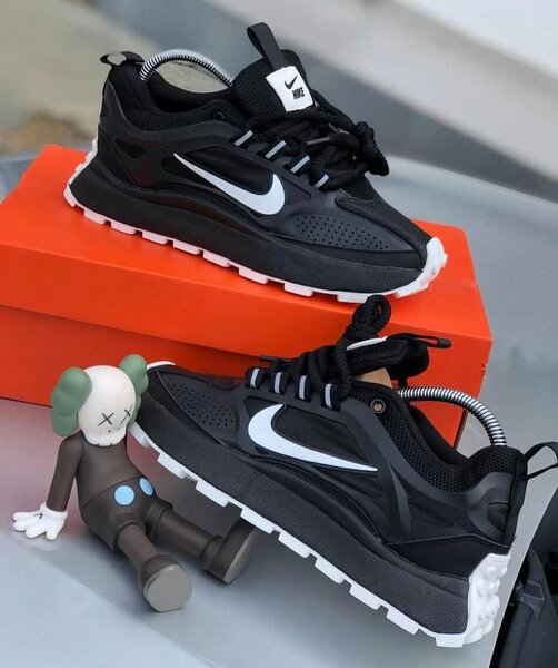 Nike Sneakers Noires