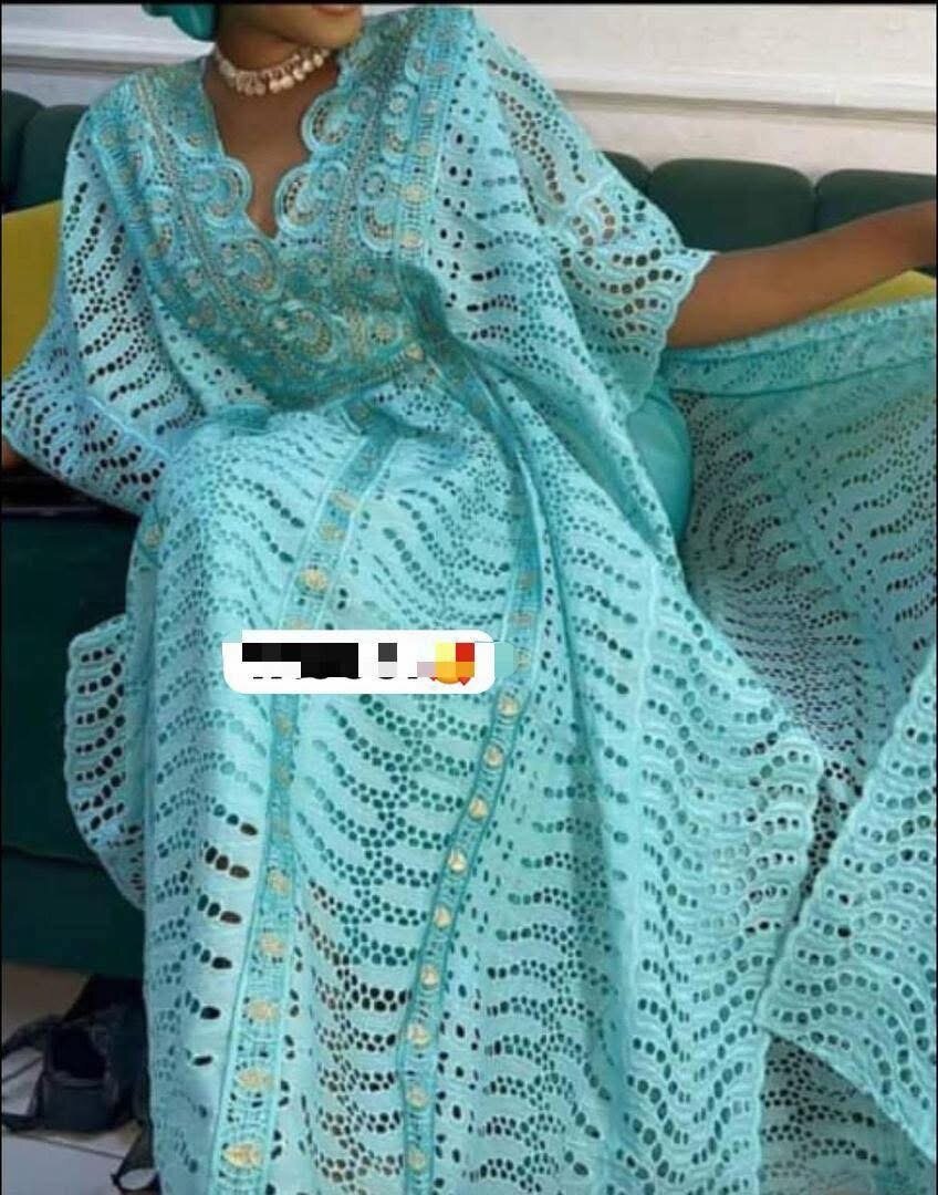 Robe africaine en dentelle
