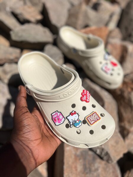 ICONIC CLASSIC CROCS