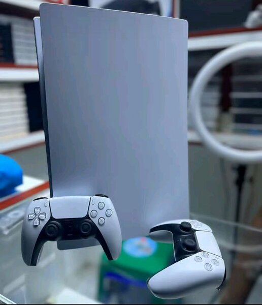 Console PS5 avec manettes