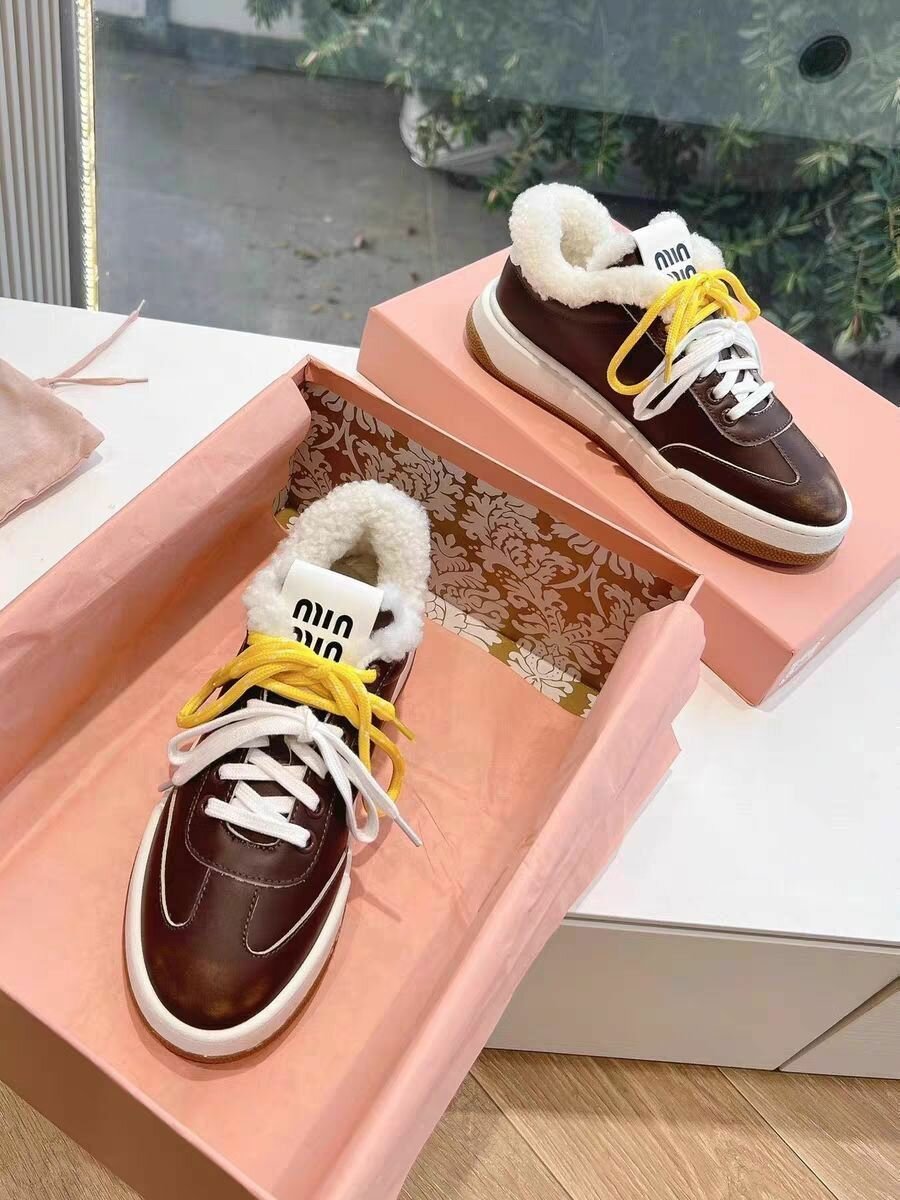 Зимние кроссовки миумиу