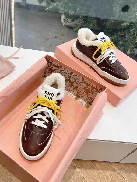 Зимние кроссовки миумиу