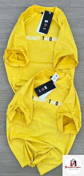 T-shirts jaunes assortis