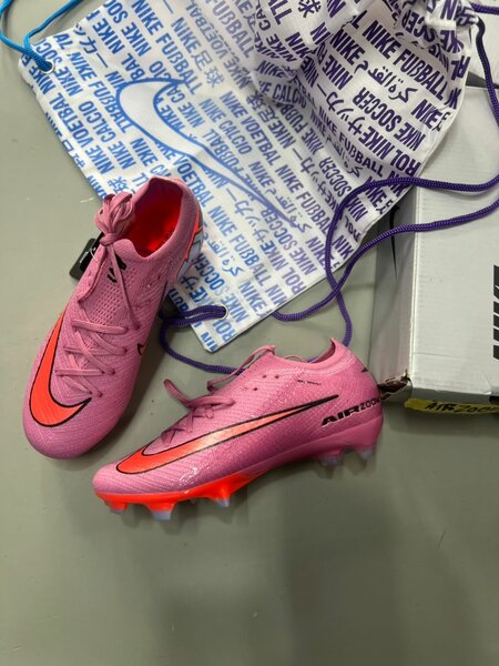 Nike Chaussures Football Roses