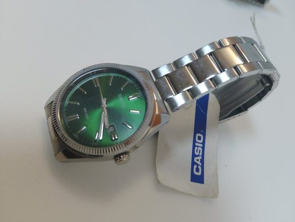 Montre Casio homme argentée avec bracelet métallisé