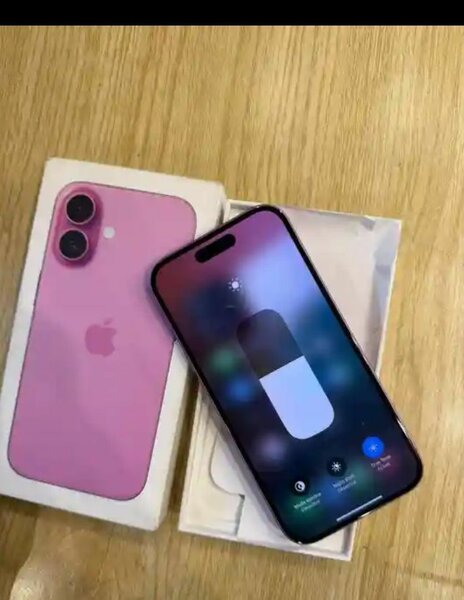 iPhone 15 Rose