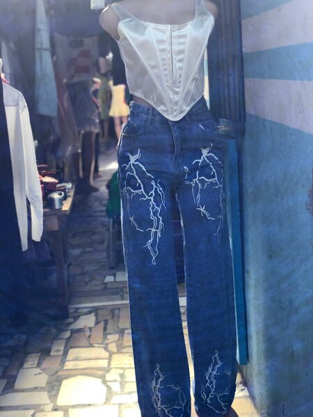 Robe corset en jean stylée