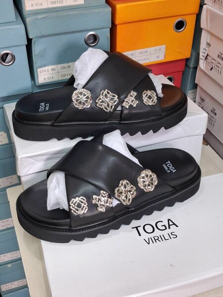 Sandales en cuir Toga Virilis