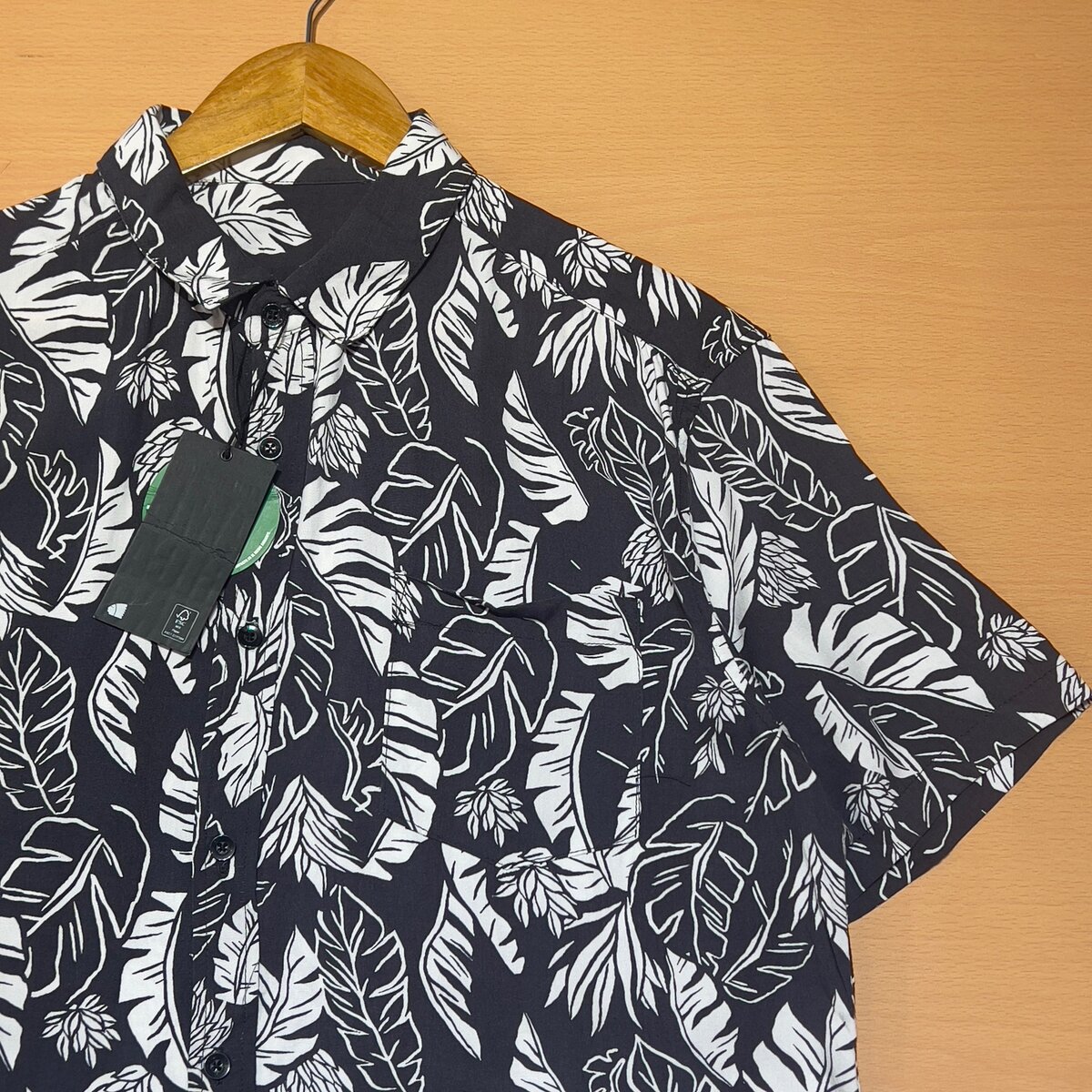 Mens short sleeve shirt