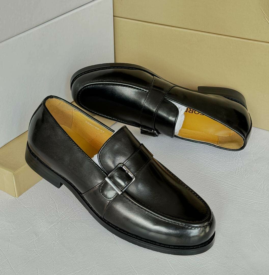 Solid leather executive shoes