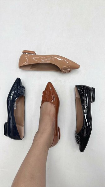 Sandales confortables élégantes