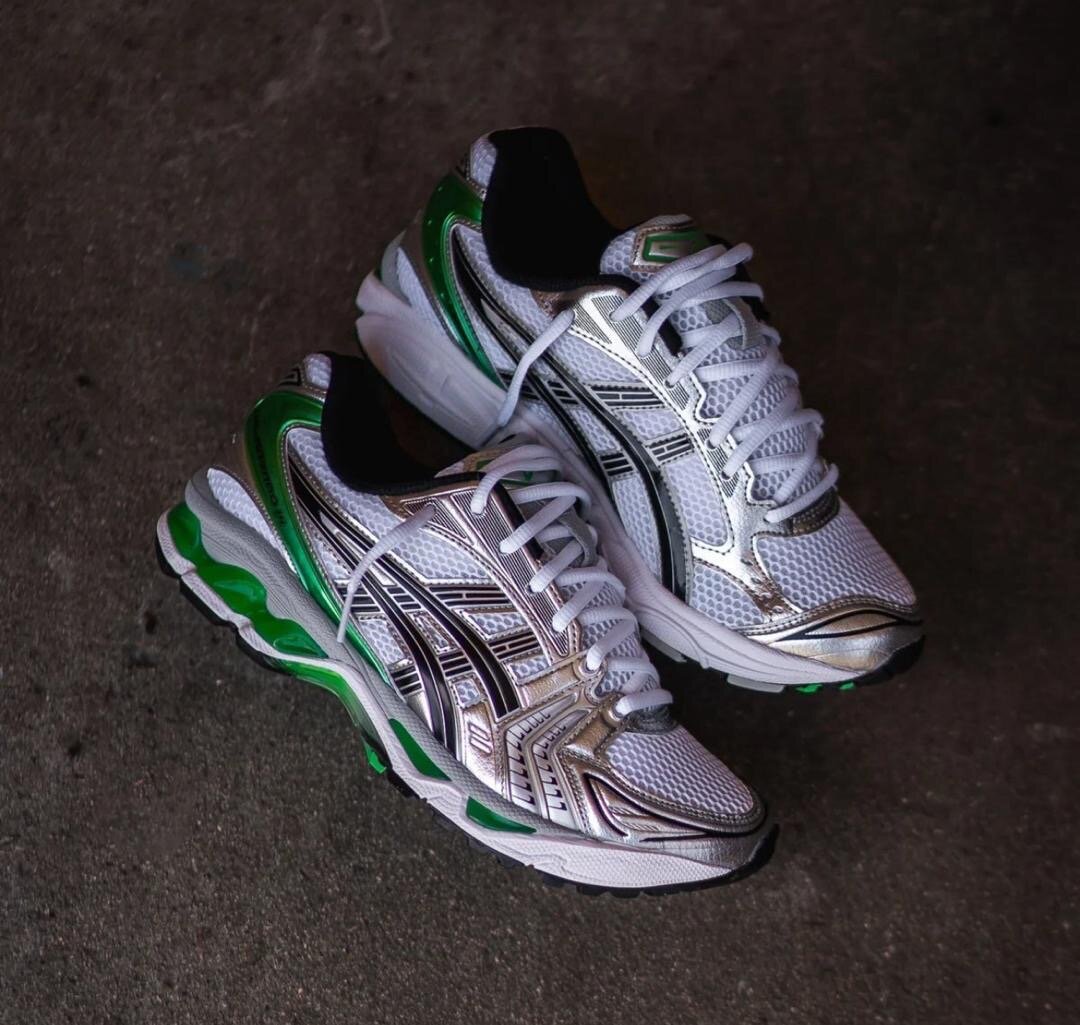 Chaussures de sport Asics blanches et vertes