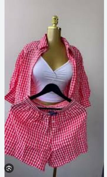 Pyjama à carreaux rouge