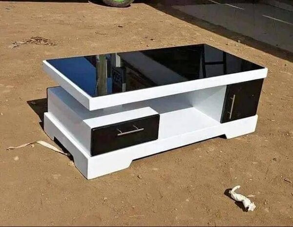 Table basse moderne blanc et noir