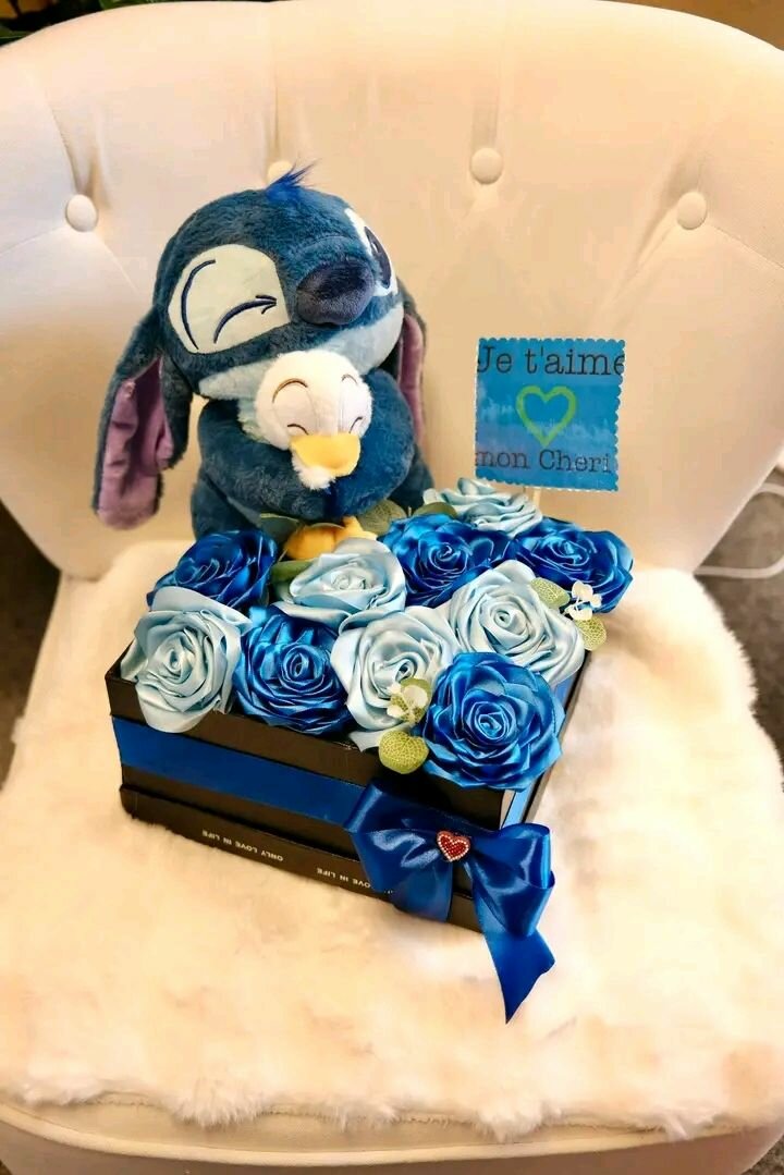 Fleurs artificielles en boîte