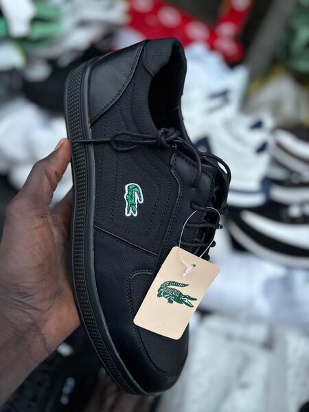 Sneakers en cuir noir