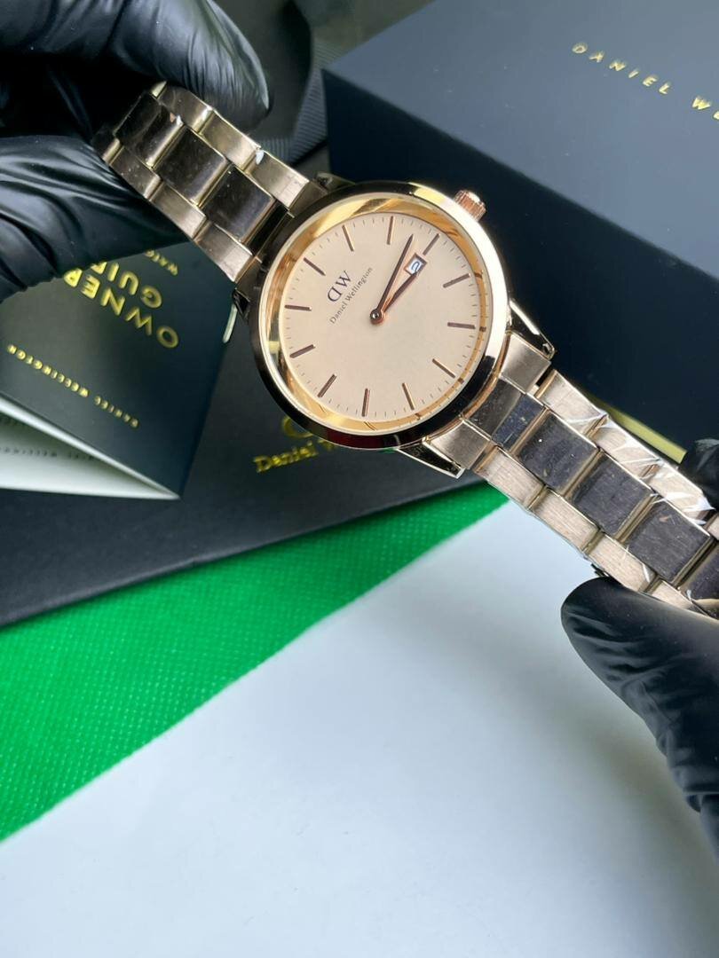 Montre élégante homme acier