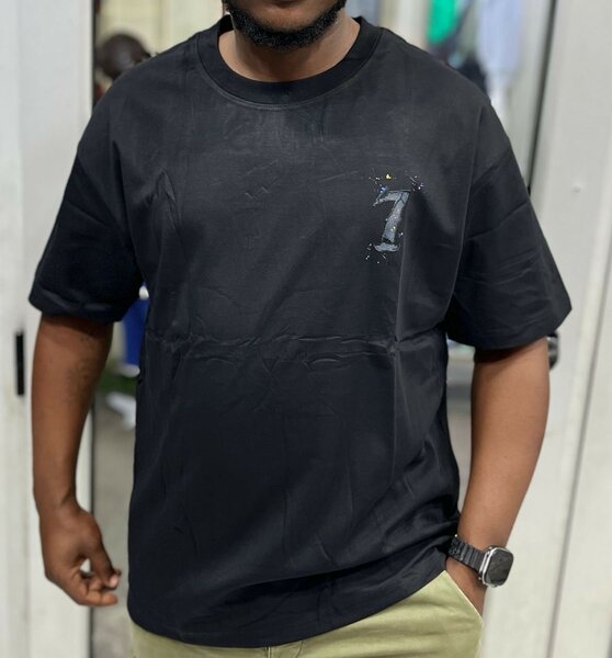 T-shirt noir élégant homme