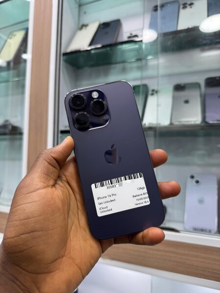 - iPhone 14 Pro 128Go