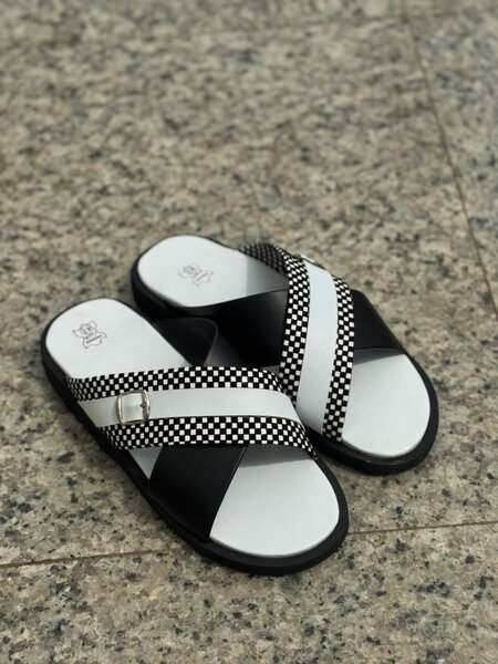 Sandales croisées en cuir