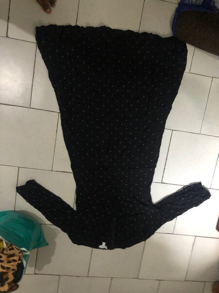 Robe longue en dentelle noire