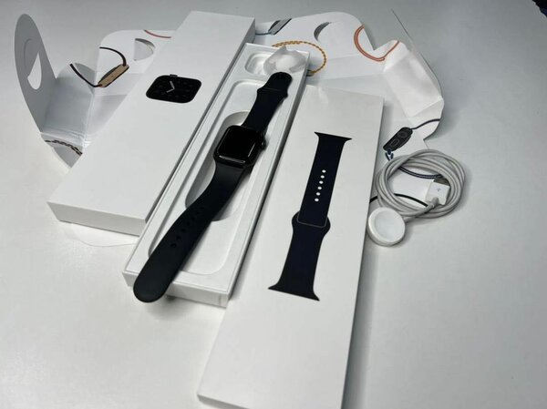 APPLE WATCHES ALL SERIES AVAILABLE