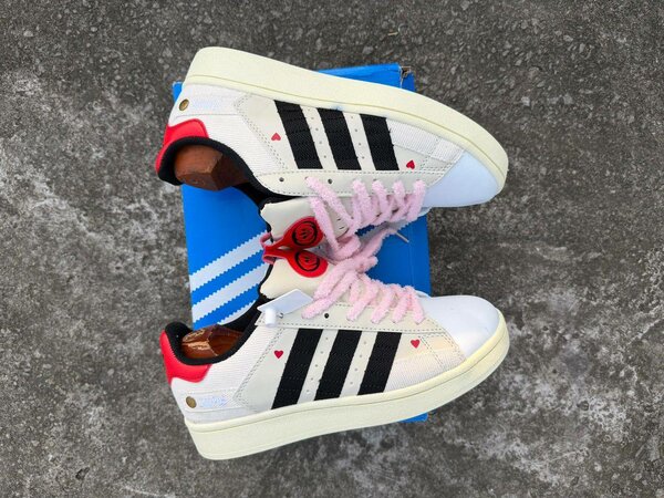 Adidas blancs pour femmes