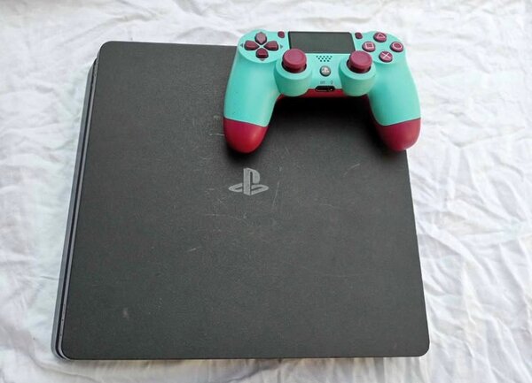 Console PlayStation 4 Slim