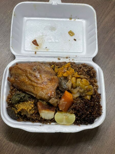 Plat à emporter savoureux