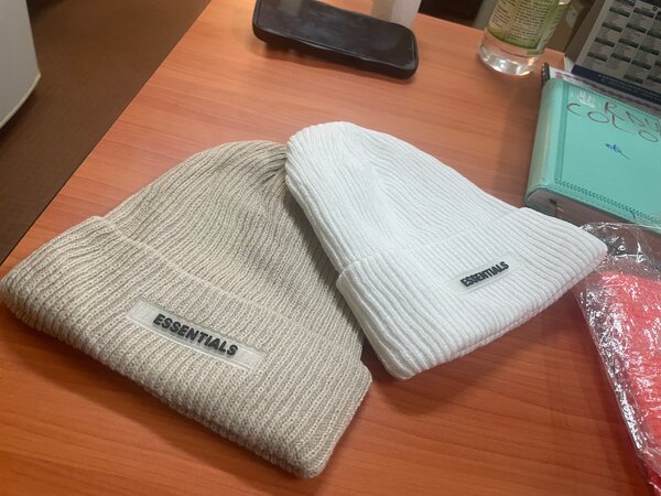 Bonnets en tricot Essentials
