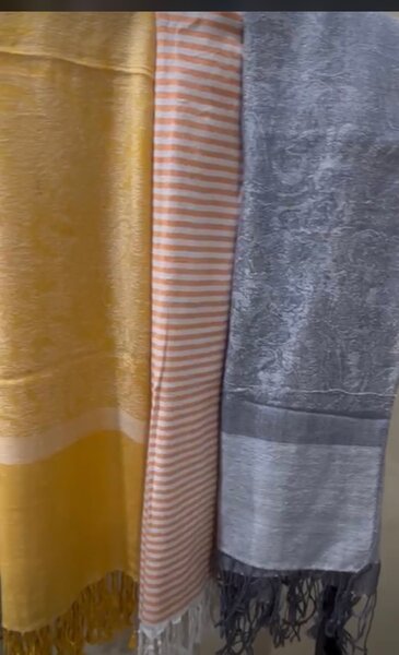 Écharpes et foulards pour femmes