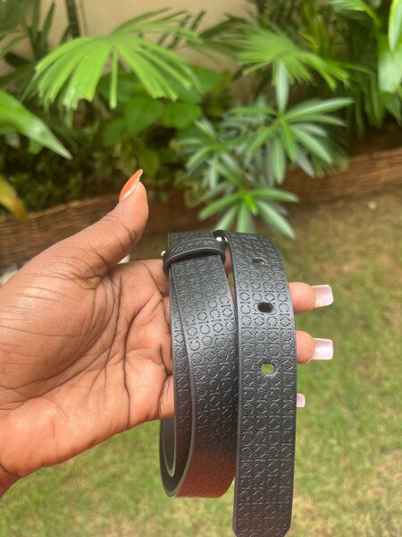 Ceinture en cuir noire élégante