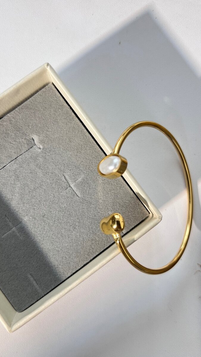 Bracelet en or avec perle