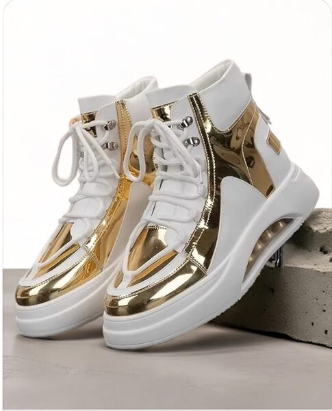 Chaussures à talons compensés blancs et dorés